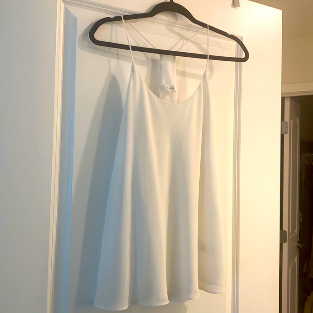 Sleeveless white blouse EUC size M